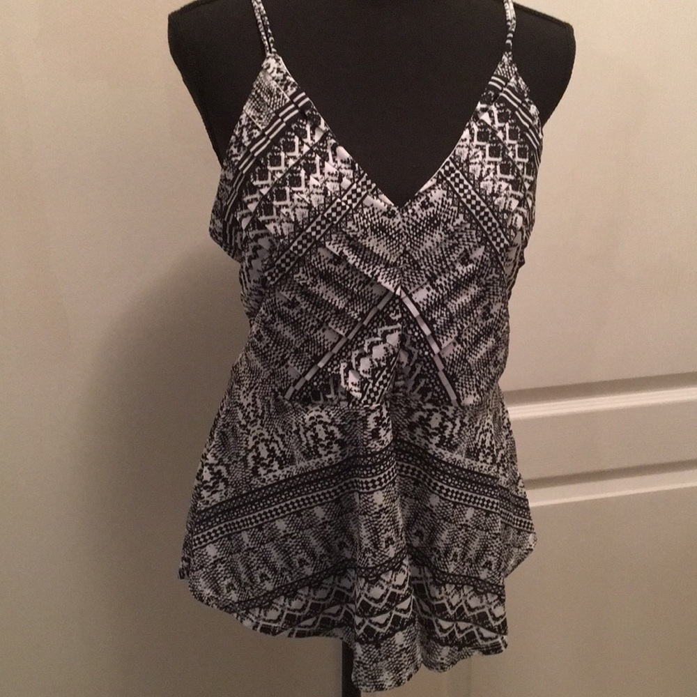 JS V neck tank